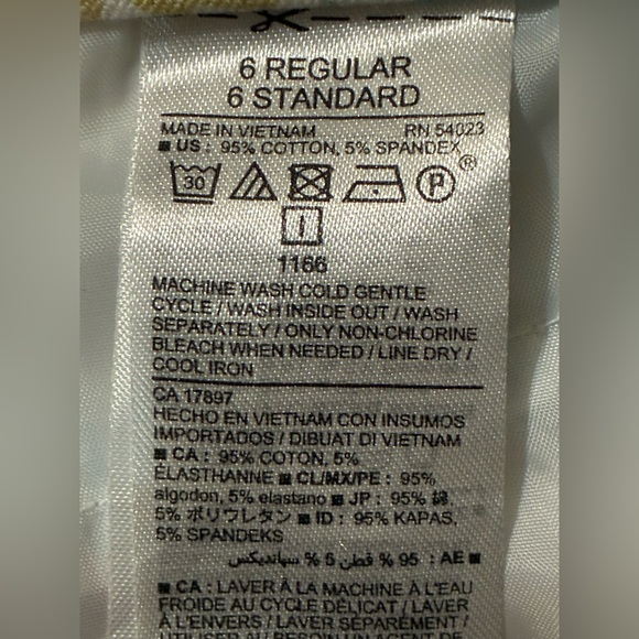 Old Navy Pixie Mid-Rise Floral Print Pants. Size 6 Regular. - Picture 6 of 11